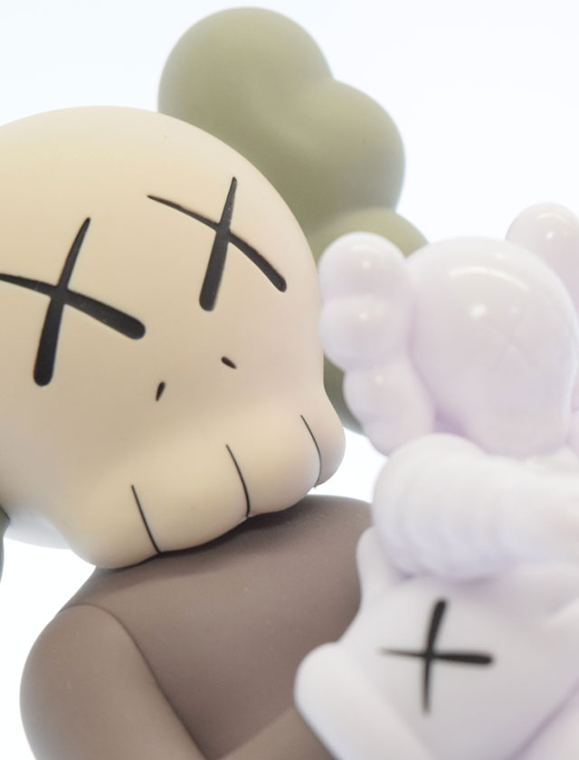 KAWS TOKYO FIRST FAMILY OPEN EDITION カウズ トーキョーファースト ファミリーオープンエディション ブラウン